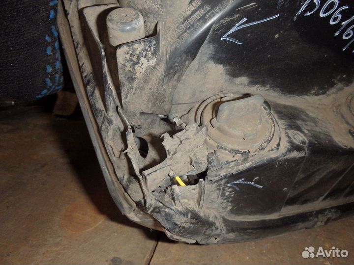 Фара левая Tucson 2004-2010