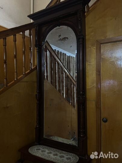 Зеркало старинное в раме