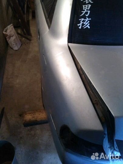 Крышка багажника Mitsubishi carisma каризма