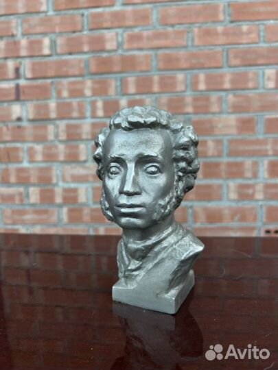 Бюст А.С.Пушкин