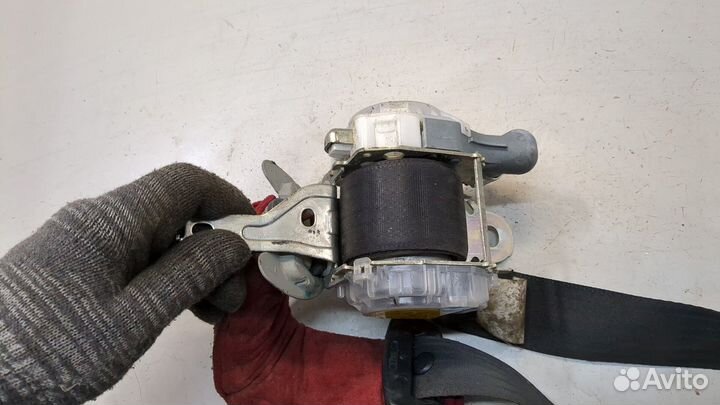 Ремень безопасности левый передний Mitsubishi Lancer 10