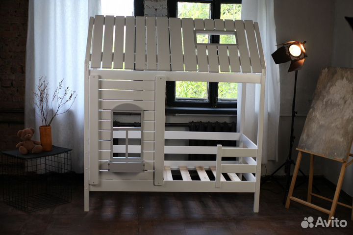 Детская кровать Домик Премиум из массива от 3 лет