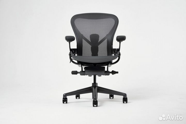 Компьютерное кресло Herman Miller Aeron Carbon