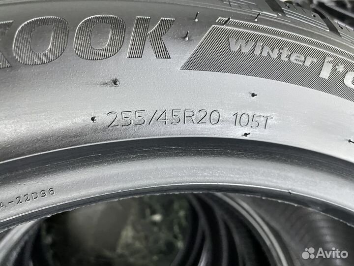 Hankook Winter I'Cept IZ3 X W636A 255/45 R20 105T