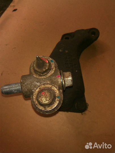 Кронштейн МКПП левый Шевролет Лачетти GM