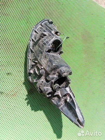 Фара передняя правая Hyundai Santa Fe