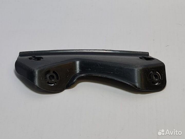 Кронштейн бампера передний Volkswagen Passat B6