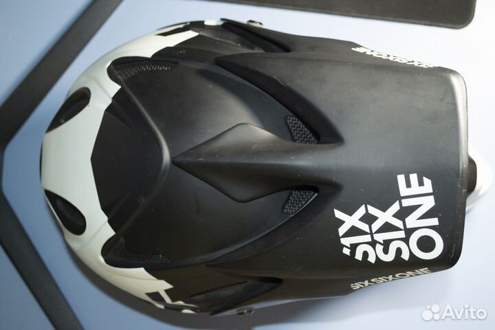 Шлем sixsixone L
