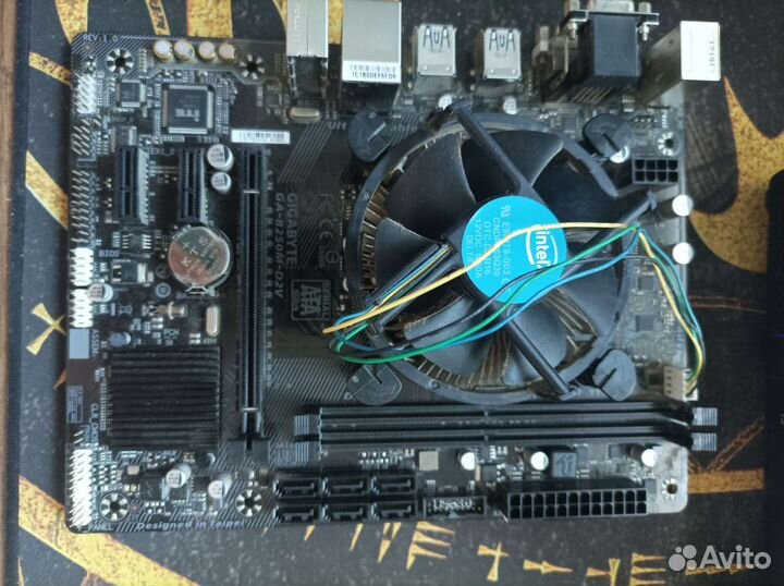 Материнская плата gigabyte b250m d2v проц i3 7100