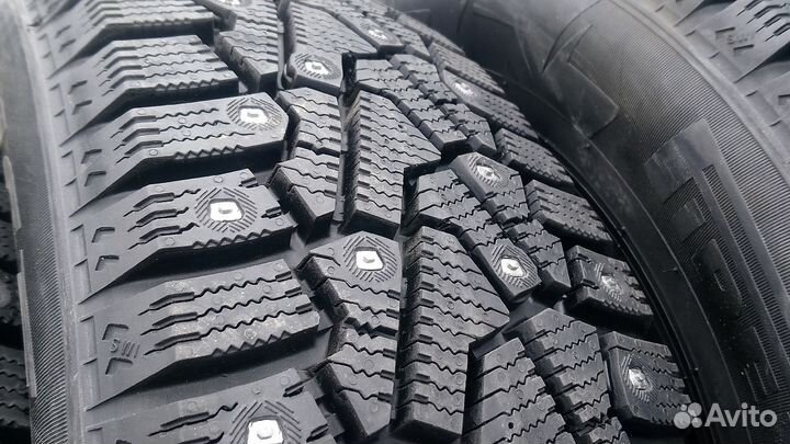 Pirelli Ice Zero 2 215/60 R16