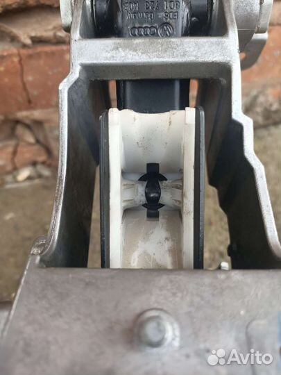 Педаль тормоза Audi A6 C5