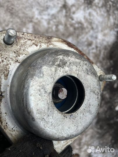 Передние стойки ваз 2110