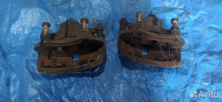 Суппорта тормозные, пара Nissan Almera Classic