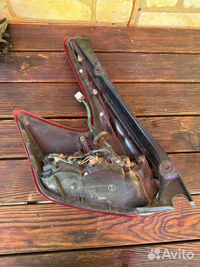 Задний правый фонарь nissan juke