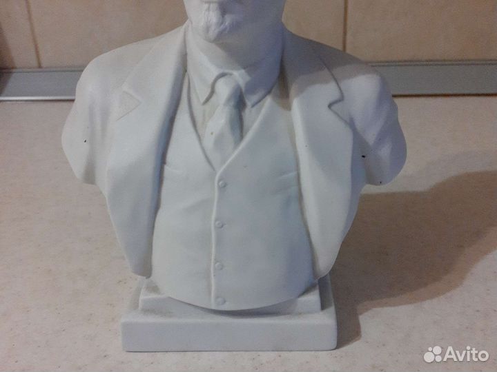 Бюст Ленина лфз