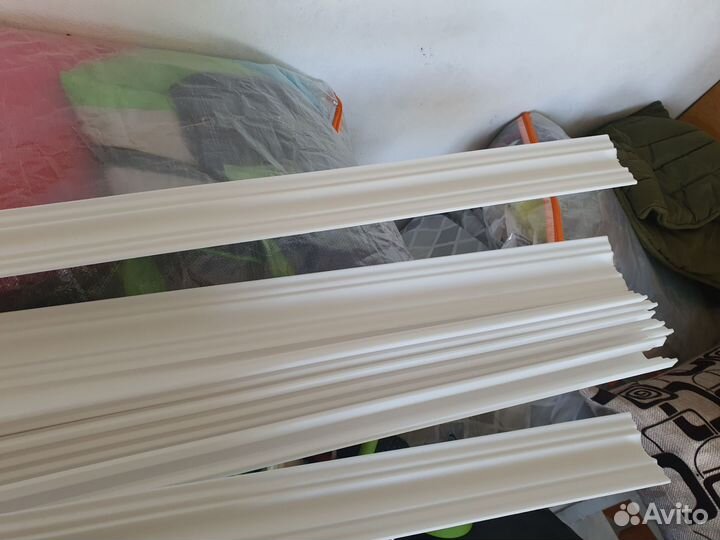 Потолочный плинтус