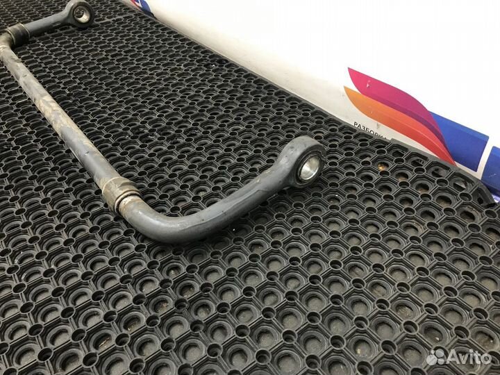 Стабилизатор передний