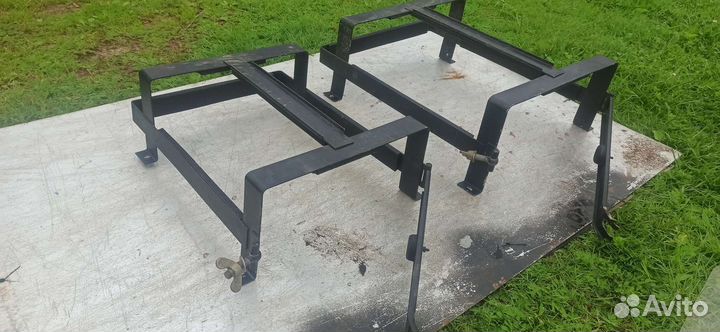 Держатель для канистры