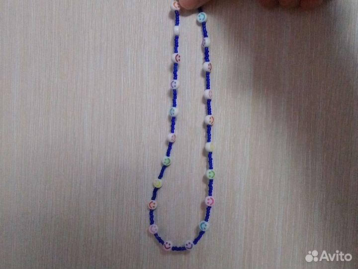 Ожерелье из бисера и из смайликов