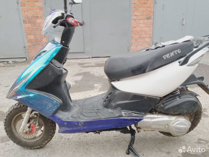 Скутер 150 кубов 2023 года выпуска