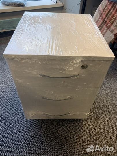 Тумба выкатная новая
