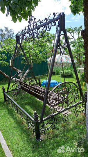 Садовые качели кованые