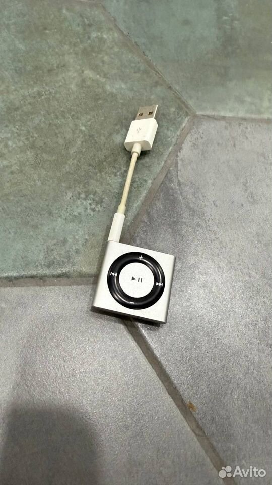 Apple iPod Shuffle 4