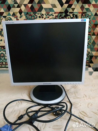 Монитор ЖК Samsung 19