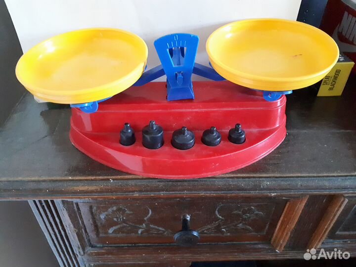 Весы игрушечные