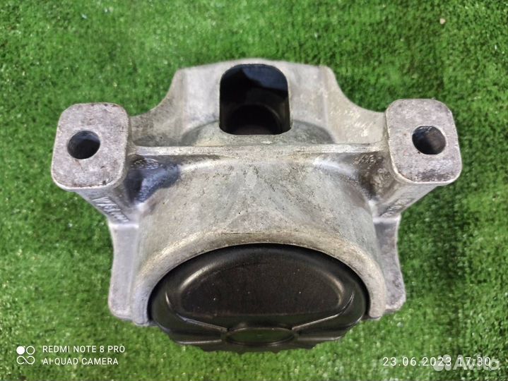 Опора двигателя правая Porsche Macan 95B 2021