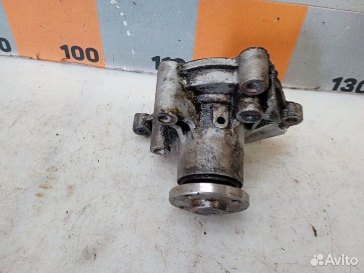 Помпа Hyundai Elantra 3 2.0 2003