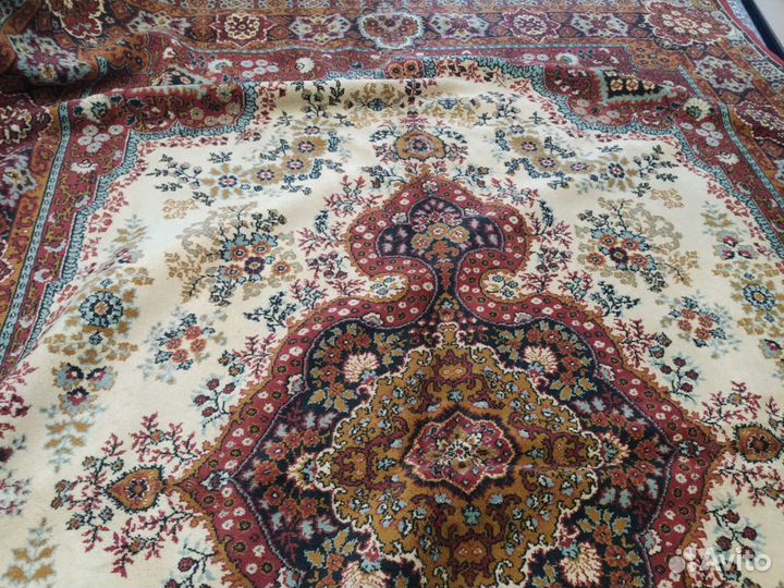 Ковер шерстяной