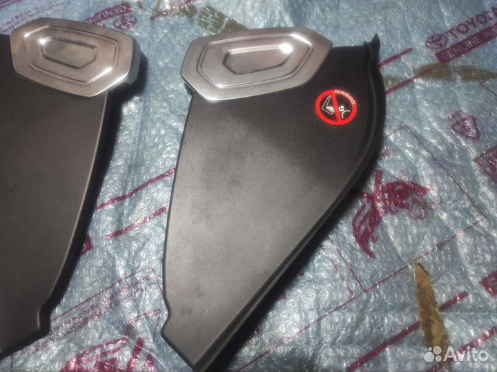 Накладка торпедо боковая range rover sport 2