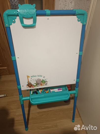 Детский стол, стул и мольберт