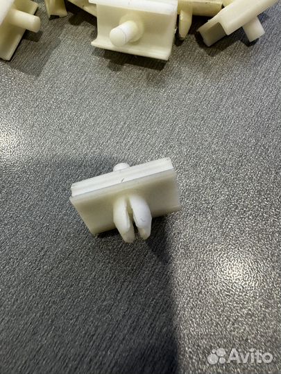 Клипса крепления молдинга BMW E34