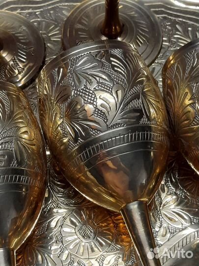 Набор металлических бокалов для вина с подносом