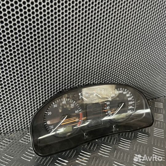 Панель приборов Volkswagen Passat