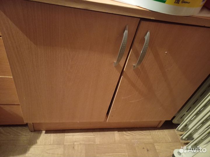 Тумбочка с дверцами