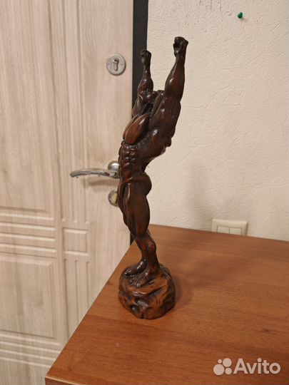 Бодибилдер статуэтка