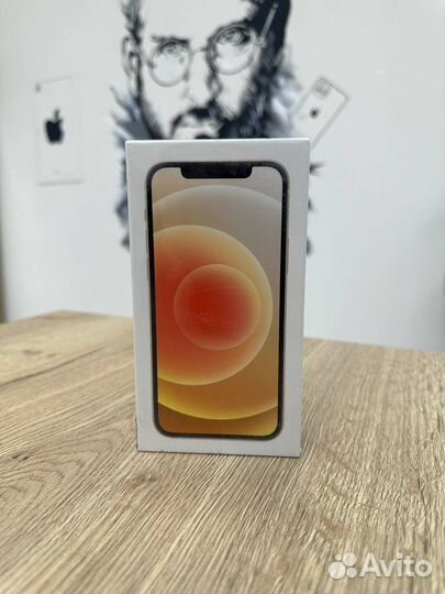 iPhone 12, 64 ГБ