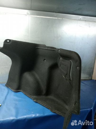 Обшивка багажника задняя правая Kia Rio седан 1.4