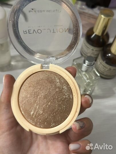 Бронзер для лица revolution