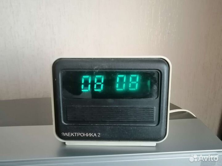 Часы будильник электроника - 2
