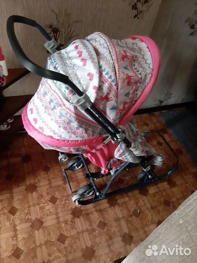 Коляска на колёсах детская