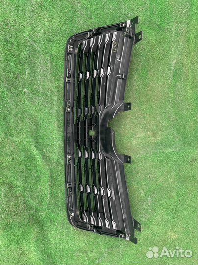 Subaru Forester 5 Решетка радиатора
