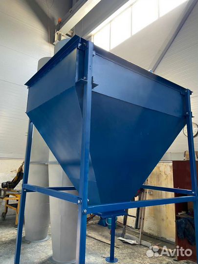 Бункер с питателем бункер накопитель