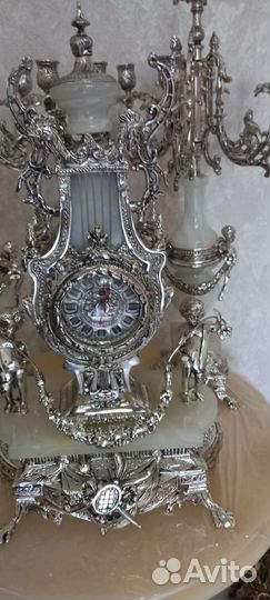 Часы с канделябрами