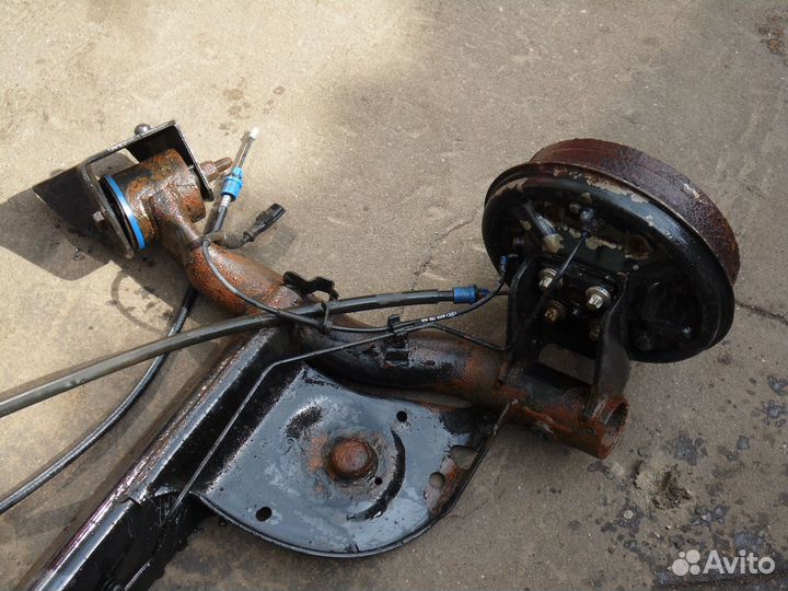 Задняя балка Рено Логан Сандеро 1