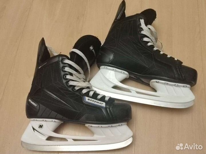 Коньки хоккейные