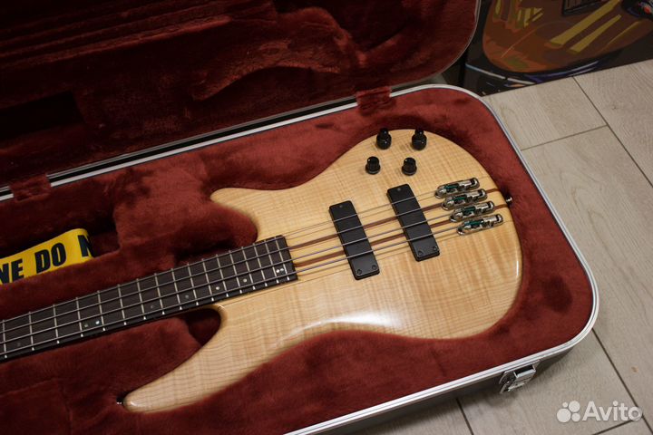 Бас гитара Ibanez Prestige SR 1000 EFM + кейс